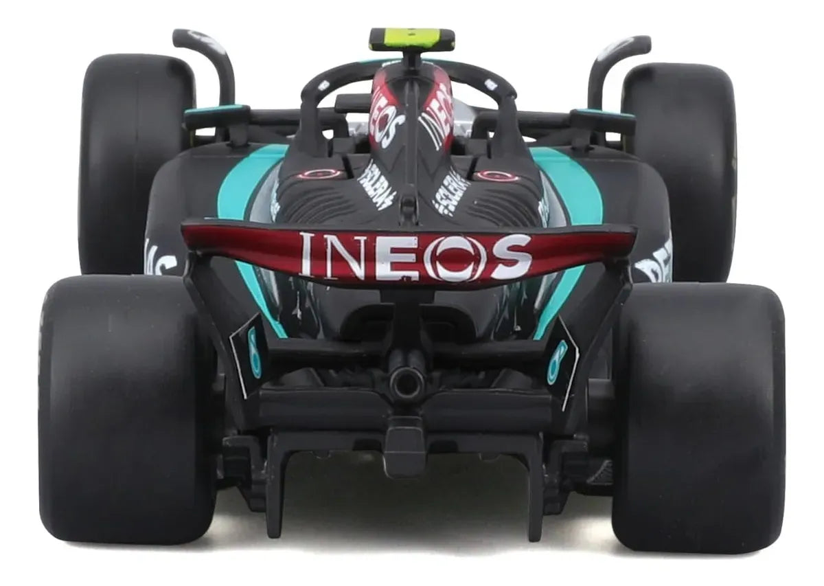 Bburago 1:43 Mercedes-AMG Petronas F1 Team RUSSELL 18-38208