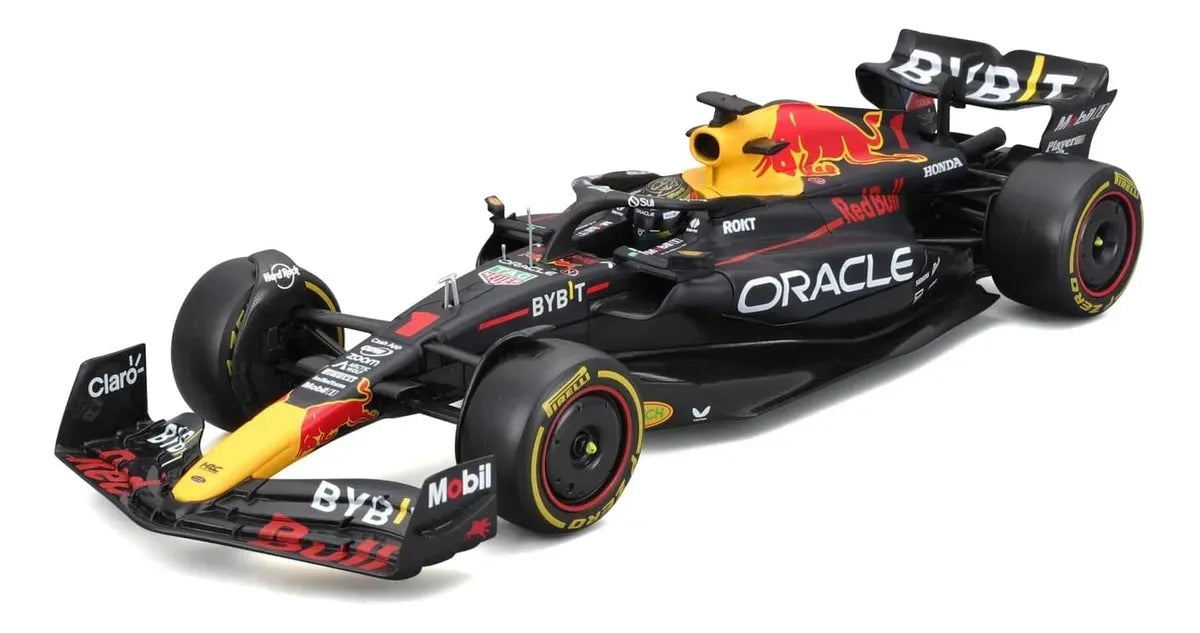 Bburago 1:24 Oracle Red Bull Racing RB19 w/helmet, VERSTAPPEN 18-28030