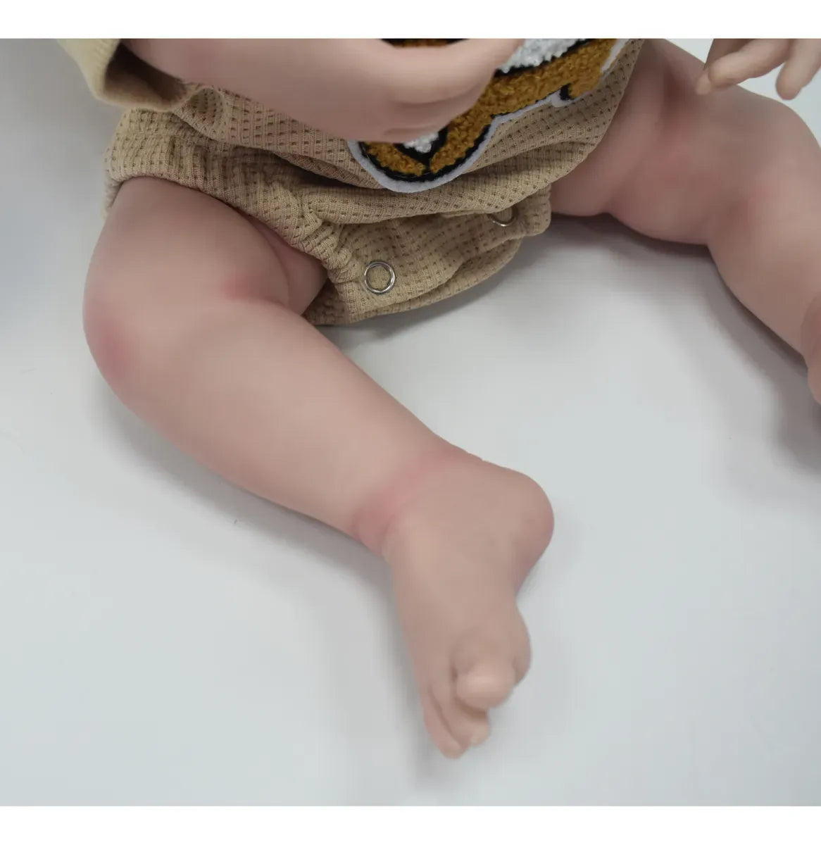 Muñeca Newborn 55 cm con Cabello y Accesorios S43534