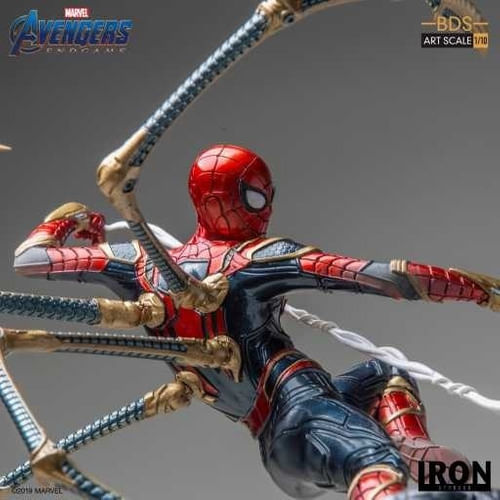 Figura Avengers Iron Spider Vs Outrider 1:10 Iron Studios