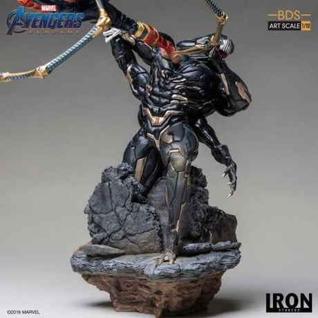 Figura Avengers Iron Spider Vs Outrider 1:10 Iron Studios