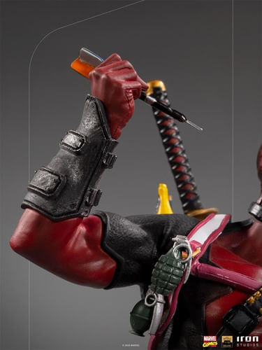 Figura Deadpool Deluxe Bds Art 1:10 Marvel Comics 90097