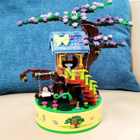 Panlos Bricks Cajita Musical Casa Del Árbol Con Luz 591pzs 22862