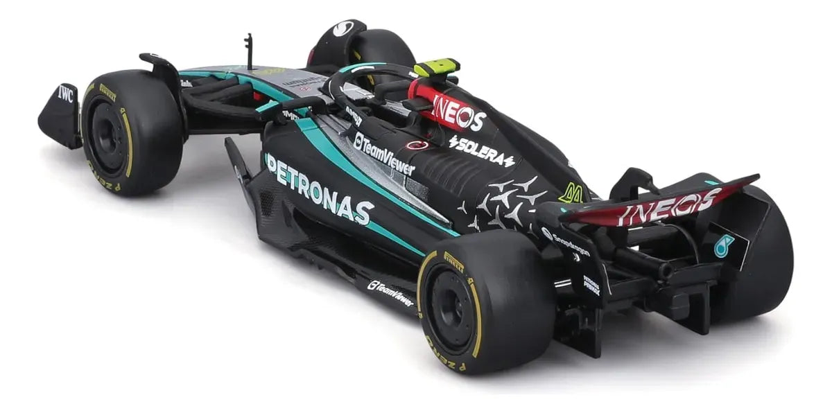 Bburago 1:43 Mercedes-AMG Petronas F1 Team RUSSELL 18-38208