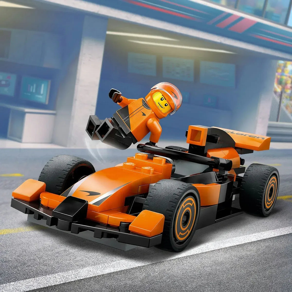 LEGO City Piloto de F1 con Coche McLaren 60442