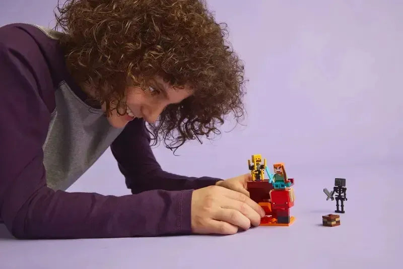 LEGO Minecraft La Batalla de Lava del Inframundo 21266