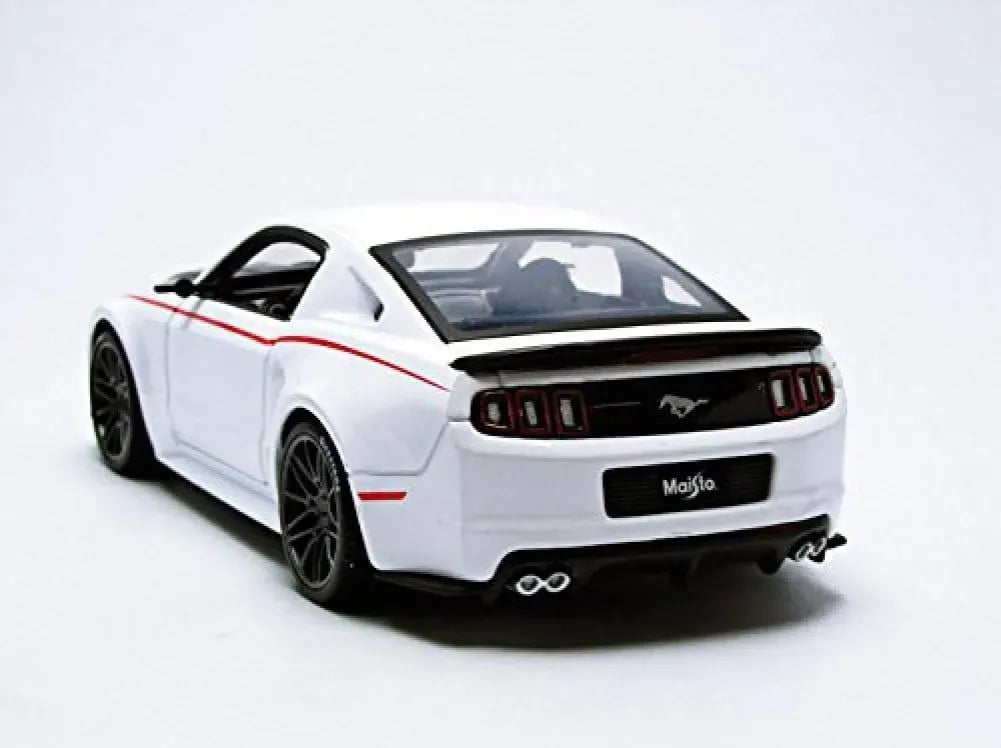 Maisto 1:24 Ford Mustang Street Racer 2014 Blanco 31506