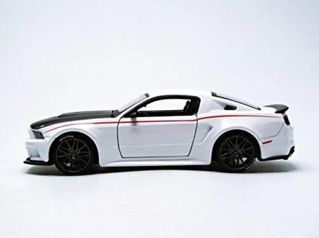 Maisto 1:24 Ford Mustang Street Racer 2014 Blanco 31506