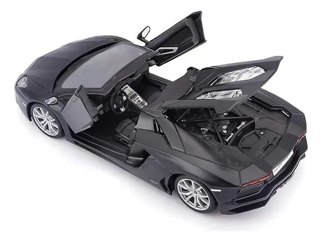 Maisto 1:24 Lamborghini Aventador Roadster Negro Mate 31504