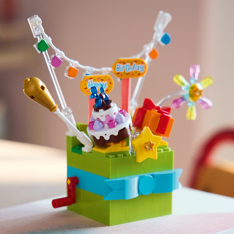 Lego Gift Box Celebration 40871 - ambientacion